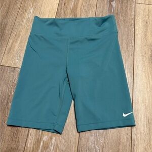 Nike Dri-Fit 7” shorts Size L